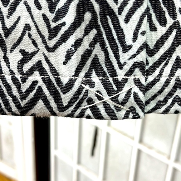 CAbi Zebra Print Tunic Blazer Size Large - Picture 10 of 13